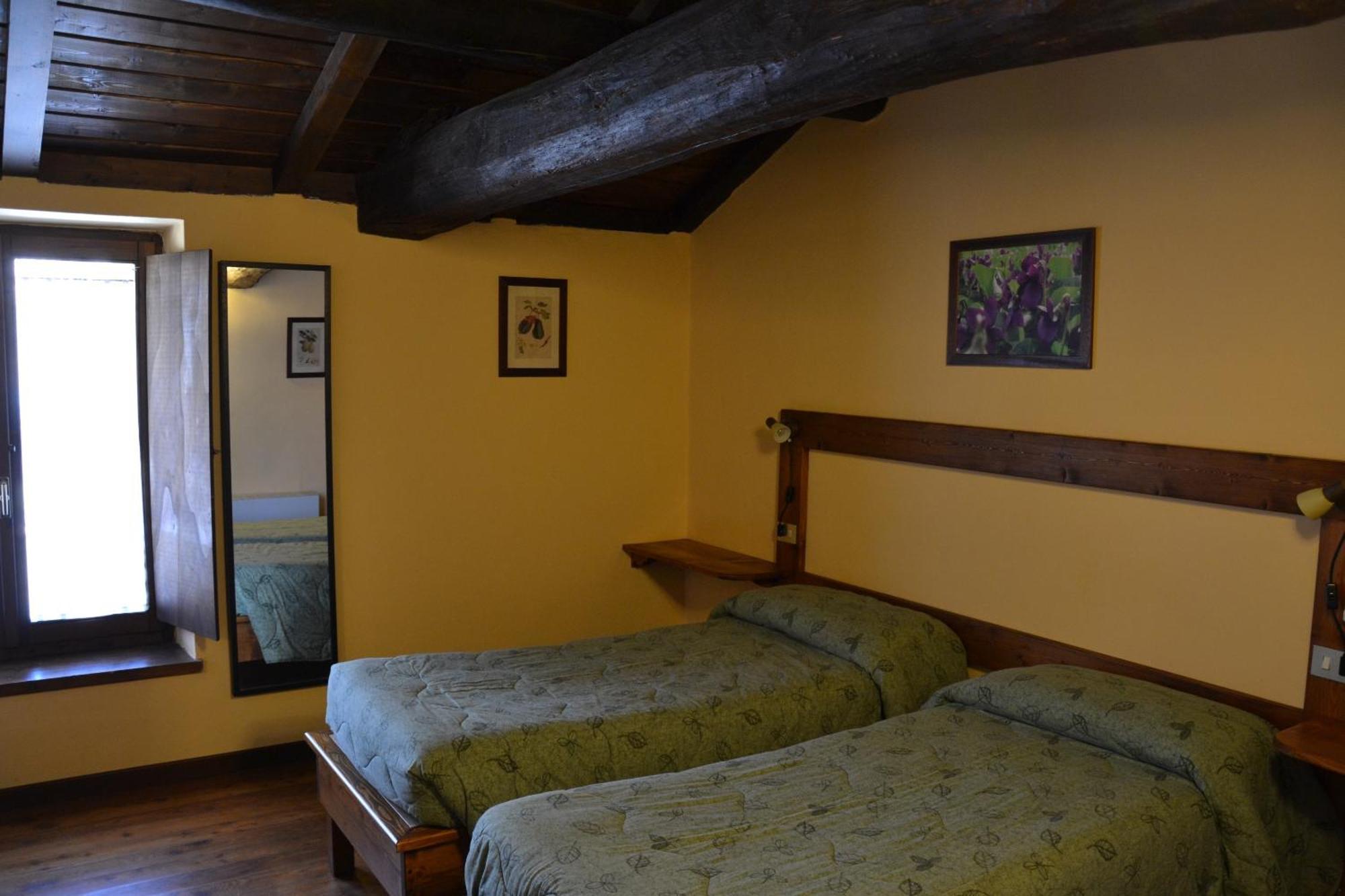 Agriturismo Torrazzetta Casteggio Buitenkant foto