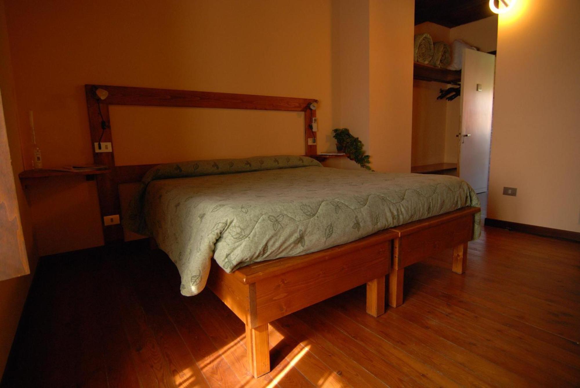 Agriturismo Torrazzetta Casteggio Kamer foto