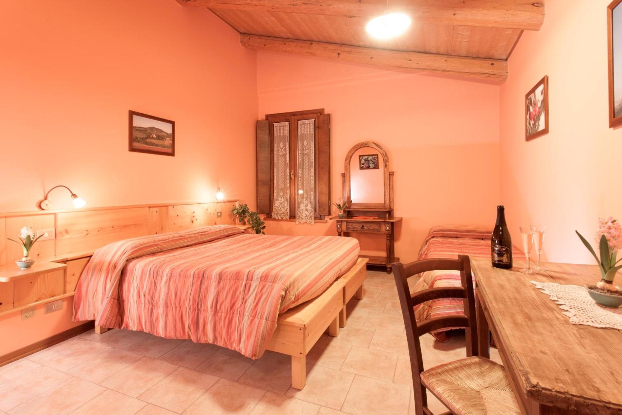 Agriturismo Torrazzetta Casteggio Kamer foto