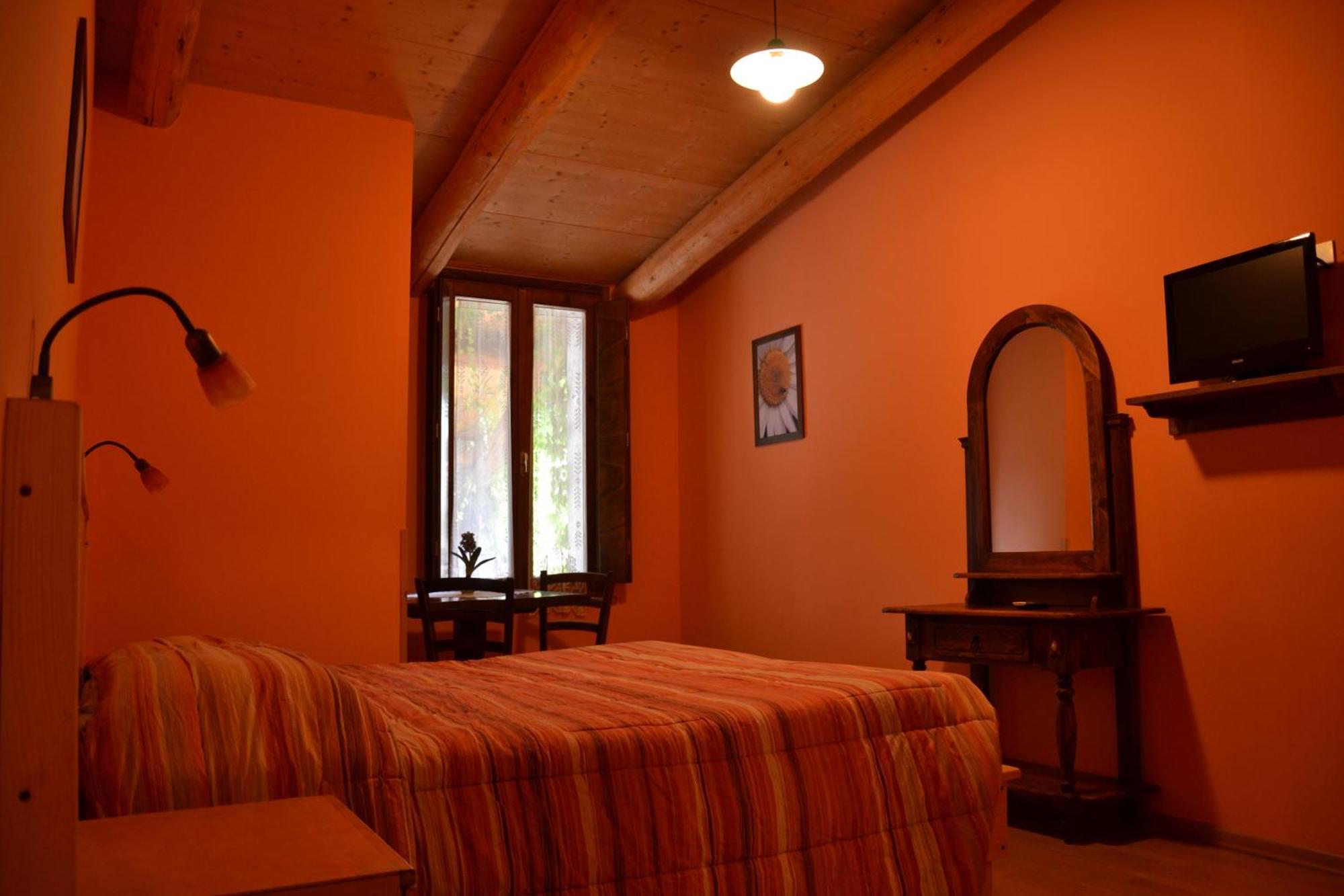Agriturismo Torrazzetta Casteggio Kamer foto
