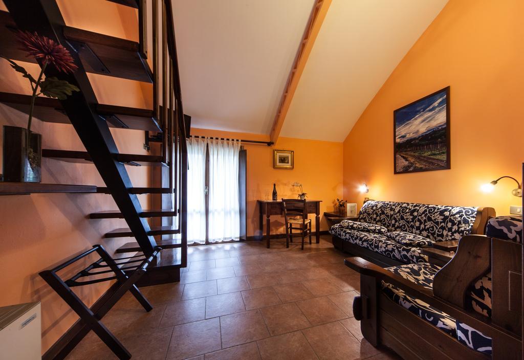 Agriturismo Torrazzetta Casteggio Buitenkant foto