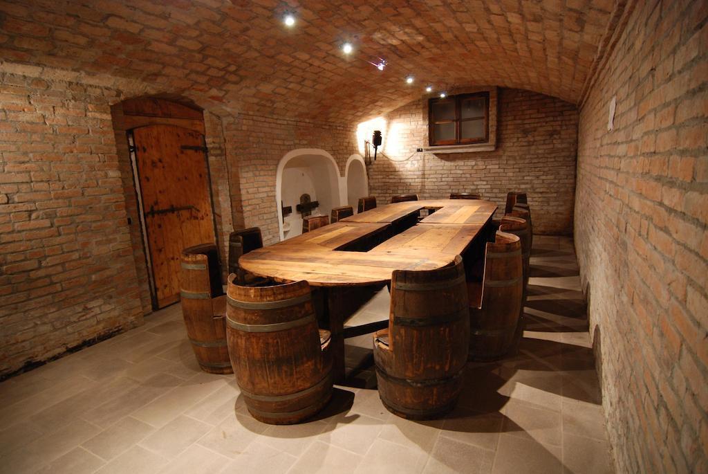 Agriturismo Torrazzetta Casteggio Buitenkant foto